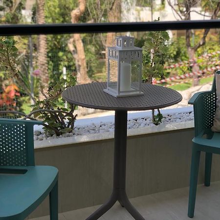 First Line Seaview Apartment أذيخي المظهر الخارجي الصورة