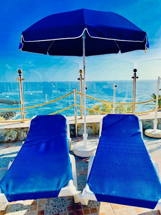 First Line Seaview Apartment أذيخي المظهر الخارجي الصورة